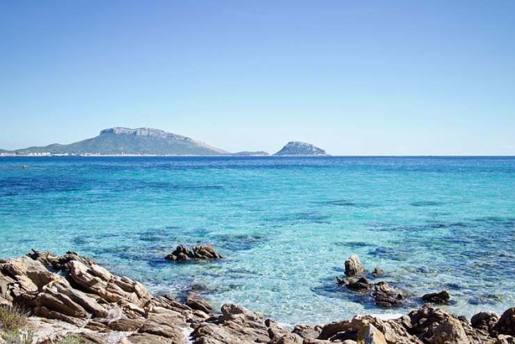 Come risparmiare ma vivere una vacanza di lusso in Sardegna