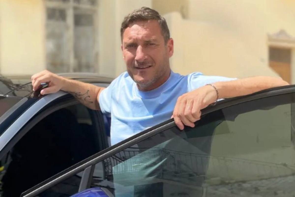 Francesco Totti bandiera giallorossa istagram sito ufficiale F.Totti