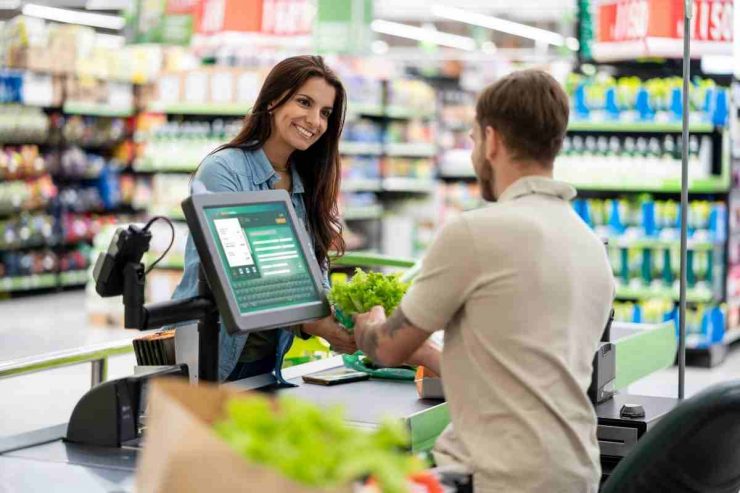 supermercato dipendenti cosa nascondono