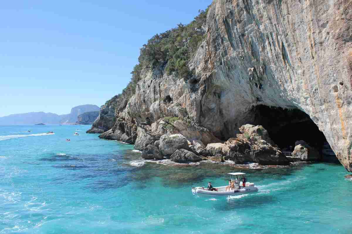 Sardegna low cost, ma di lusso a settembre