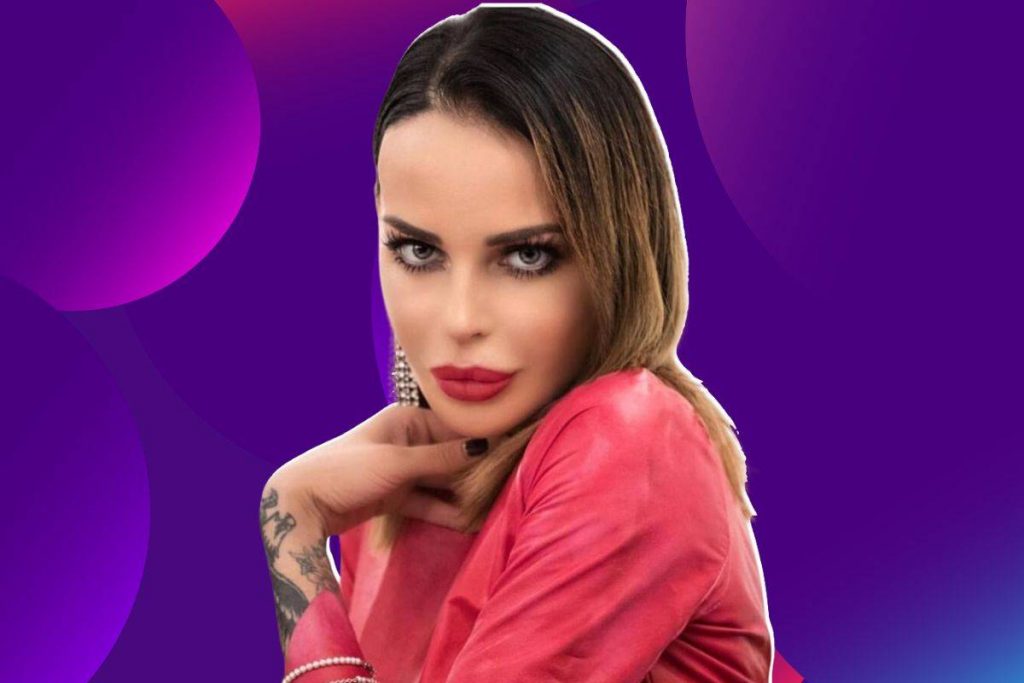 Nina Moric a Corona