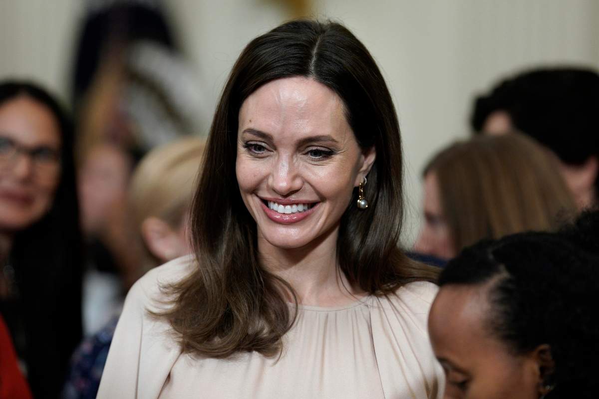Angelina Jolie irriconoscibile