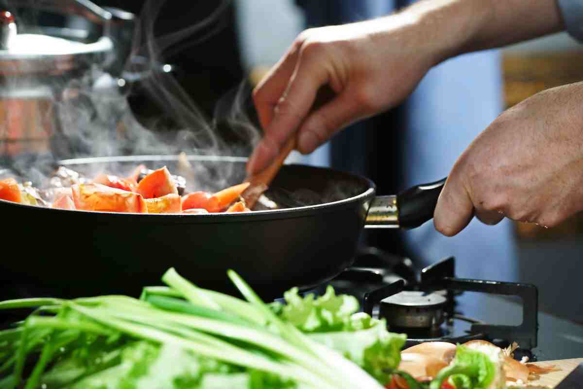 tagliare bolletta del gas cucinando