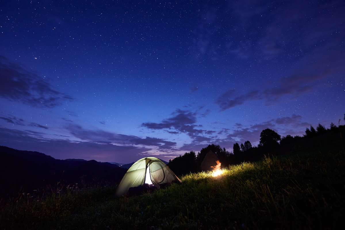 Dormire sotto le stelle: ecco dove farlo, vicino Roma 